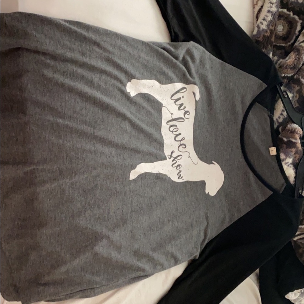 Mid sleeve Show goat shirt